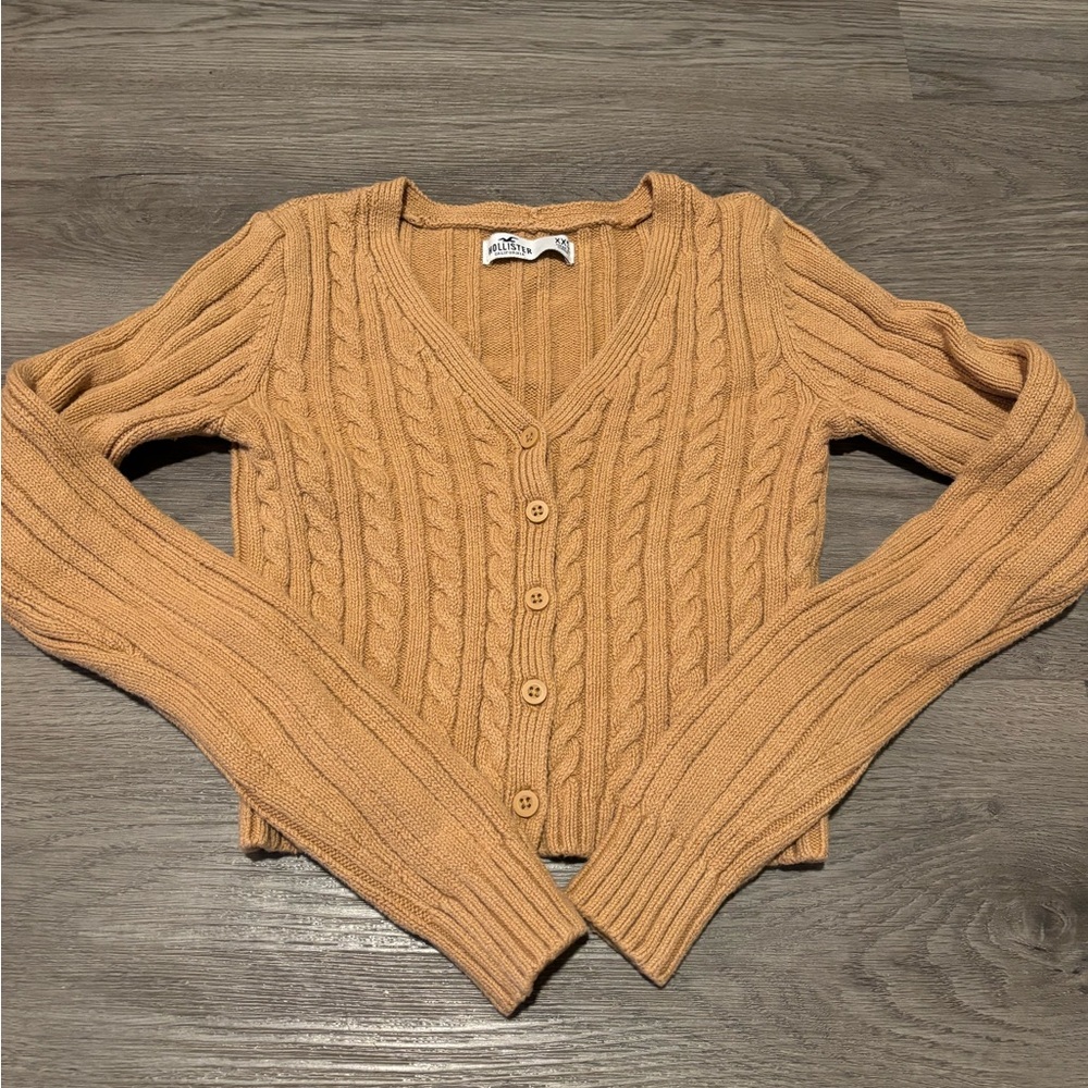 Women's Cable Knit Cropped Sweater - Tan
